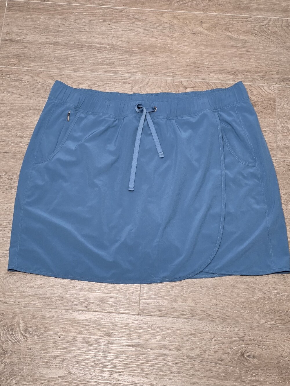 Patagonia Fleetwith Skort Womans Sz XL Wavy Blue Color Faux-Wrap